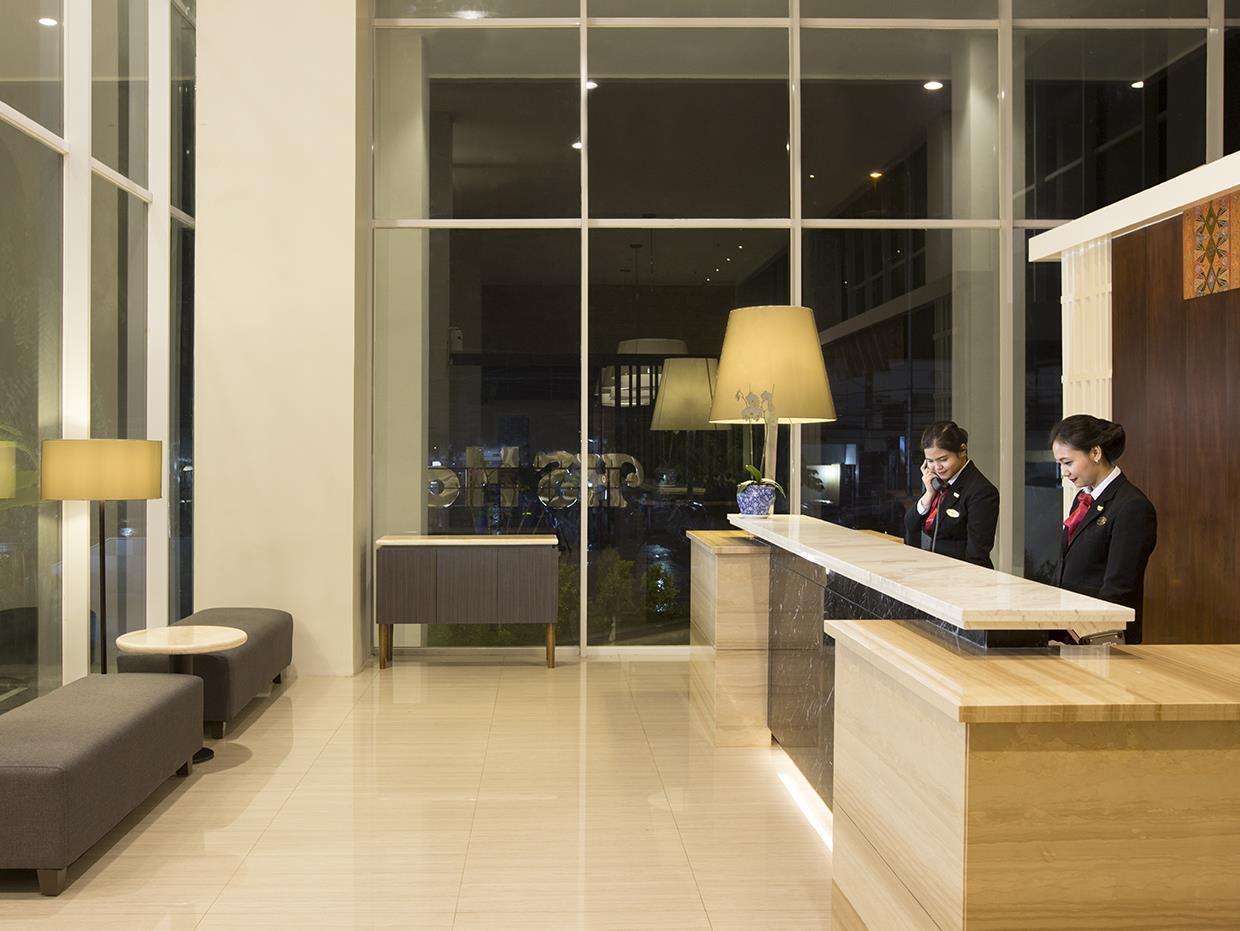 Hotel Santika Pekalongan Extérieur photo