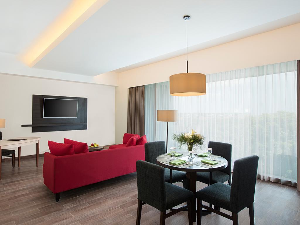 Hotel Santika Pekalongan Extérieur photo