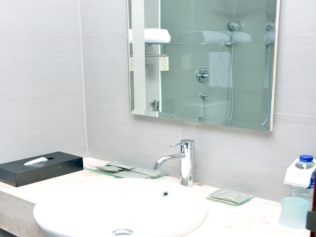 Hotel Santika Pekalongan Extérieur photo