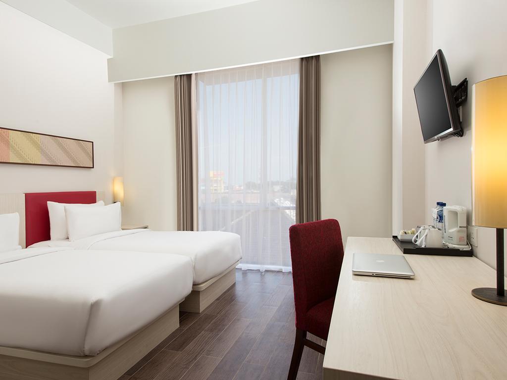 Hotel Santika Pekalongan Extérieur photo