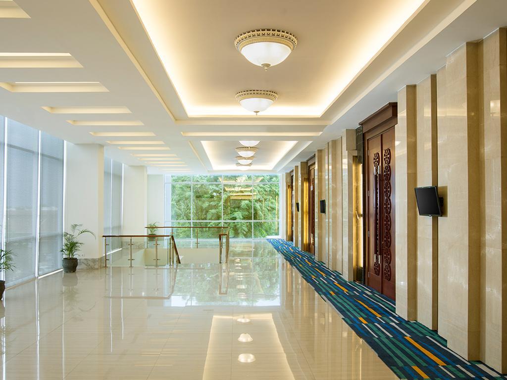 Hotel Santika Pekalongan Extérieur photo